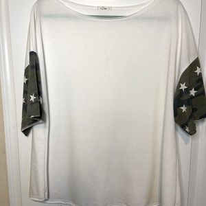 Blouse with camo star sleeves